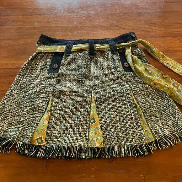 Dolce and Gabbana skirt - Picture 7 of 8